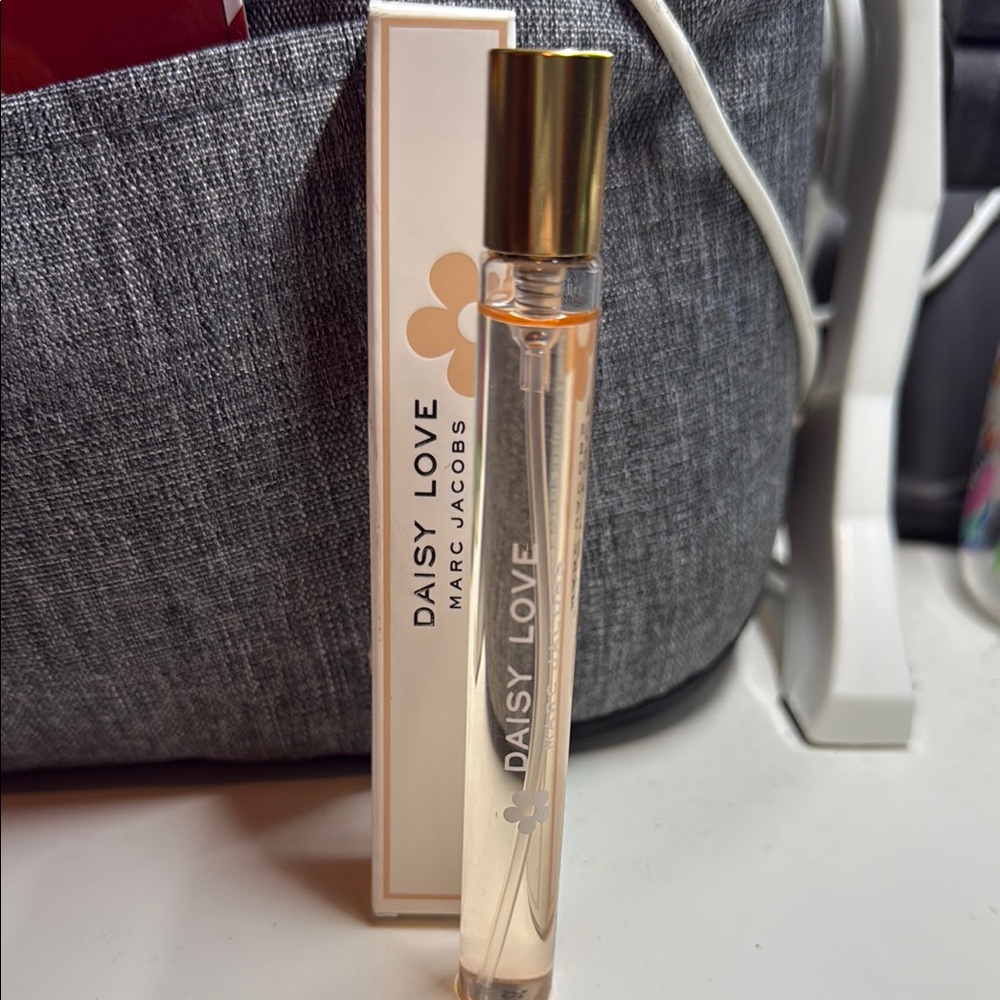 Marc Jacobs Daisy Love Rollerball Perfume - Gold